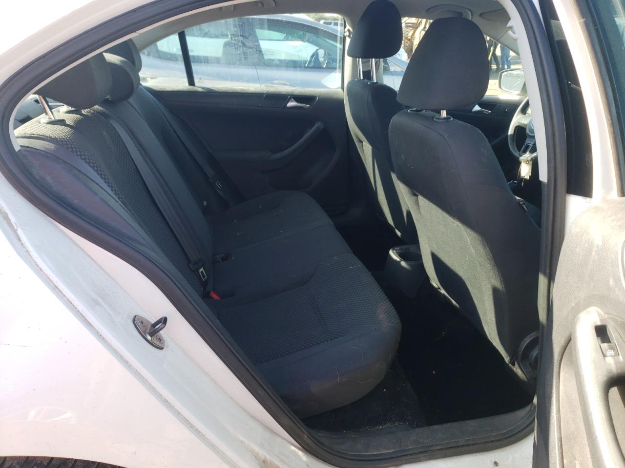 Photo 6 from auction – 2011 VOLKSWAGEN JETTA BASE with VIN 3VW1K7AJ4BM394260