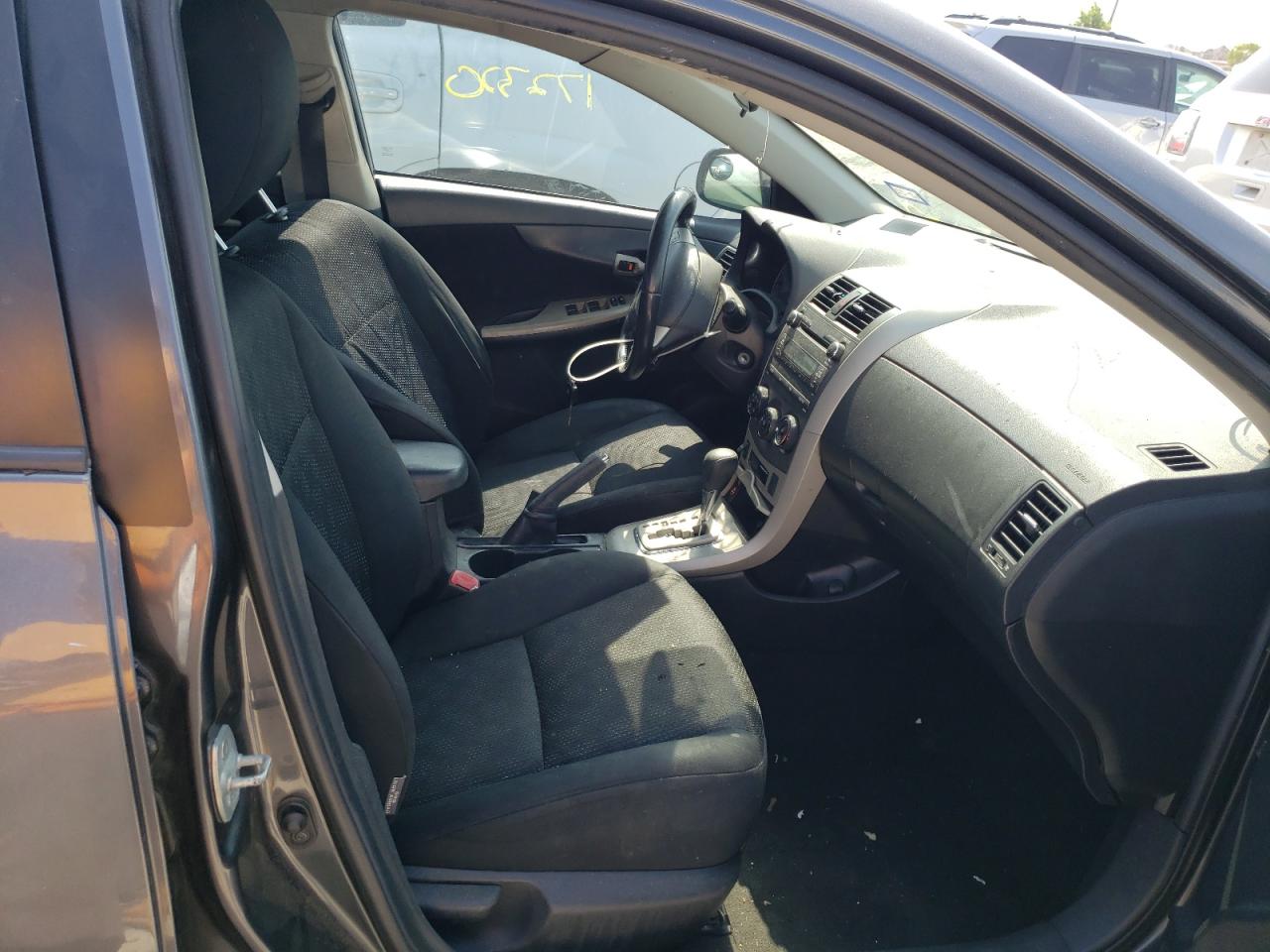 Zdjęcie 5 z aukcji – 2010 TOYOTA COROLLA BA z VIN 2T1BU4EE3AC522542