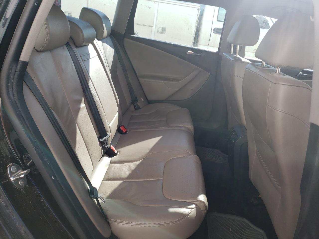 Photo 6 from auction – 2008 VOLKSWAGEN PASSAT WAG with VIN WVWTK93C28E049832