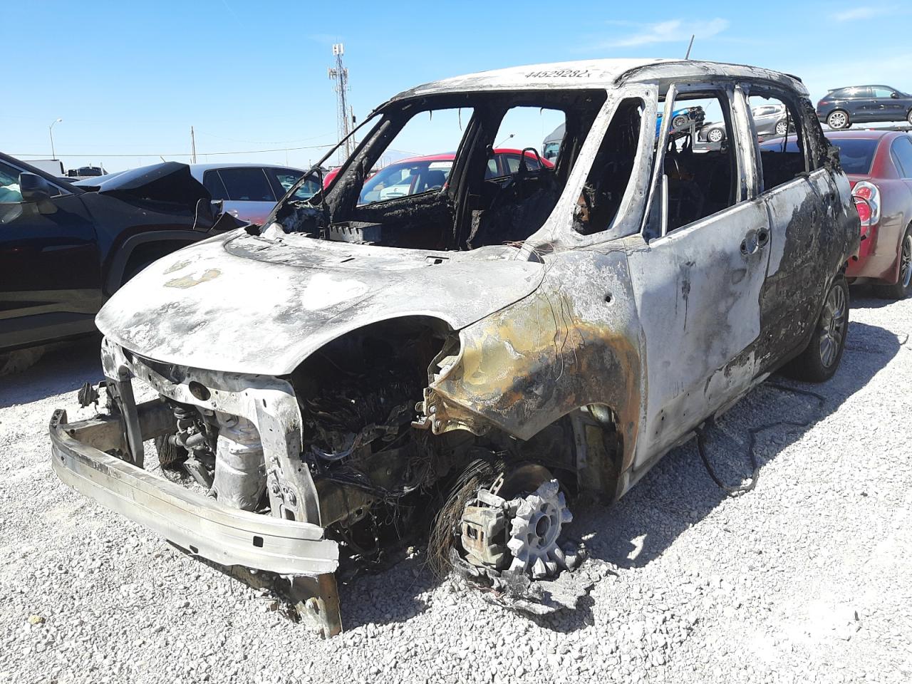 Photo 2 from auction – 2014 FIAT 500L EASY with VIN ZFBCFABH1EZ002351