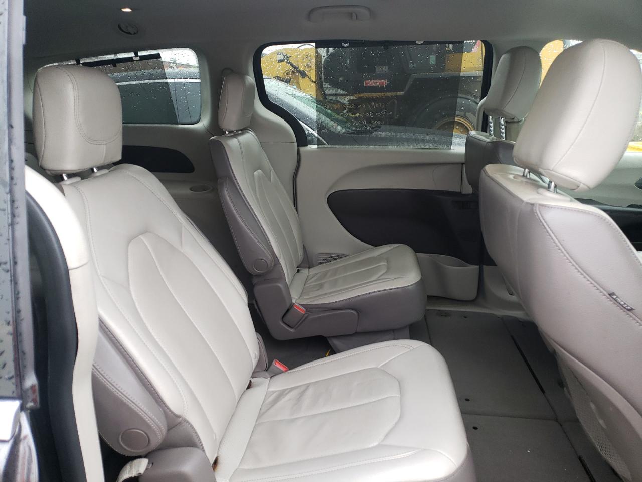 Zdjęcie 6 z aukcji – 2018 CHRYSLER PACIFICA T z VIN 2C4RC1BG6JR204369