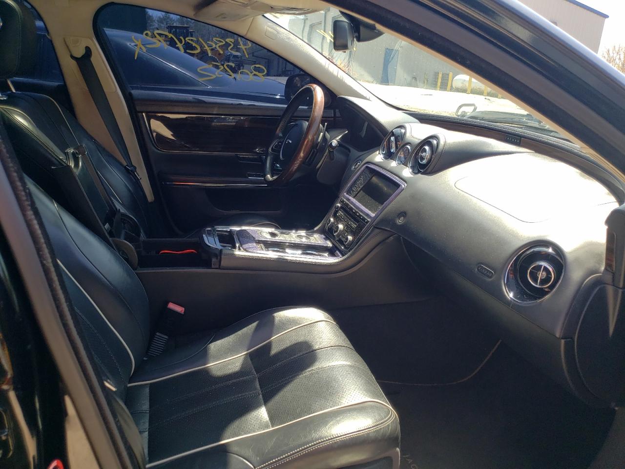 Photo 5 from auction – 2012 JAGUAR XJ with VIN SAJWA1CB8CLV34135