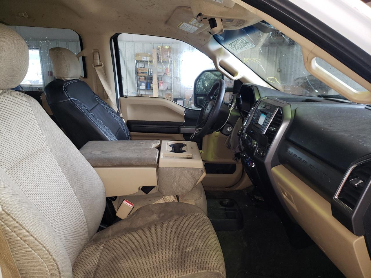 Photo 5 from auction – 2017 FORD F250 SUPER with VIN 1FT7W2B64HEB57796