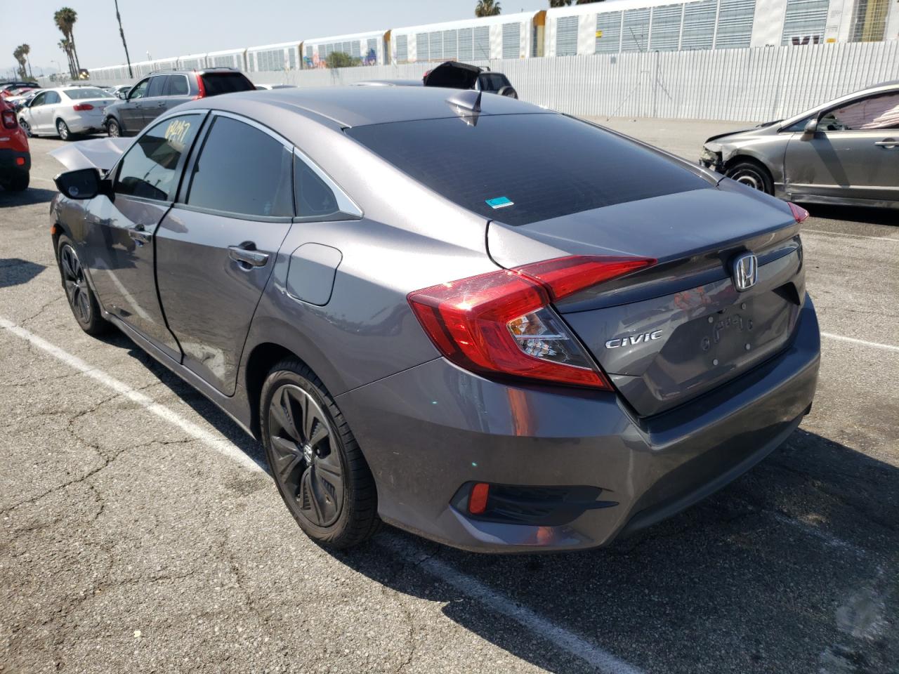 Photo 3 from auction – 2017 HONDA CIVIC EX with VIN 2HGFC2F78HH521901