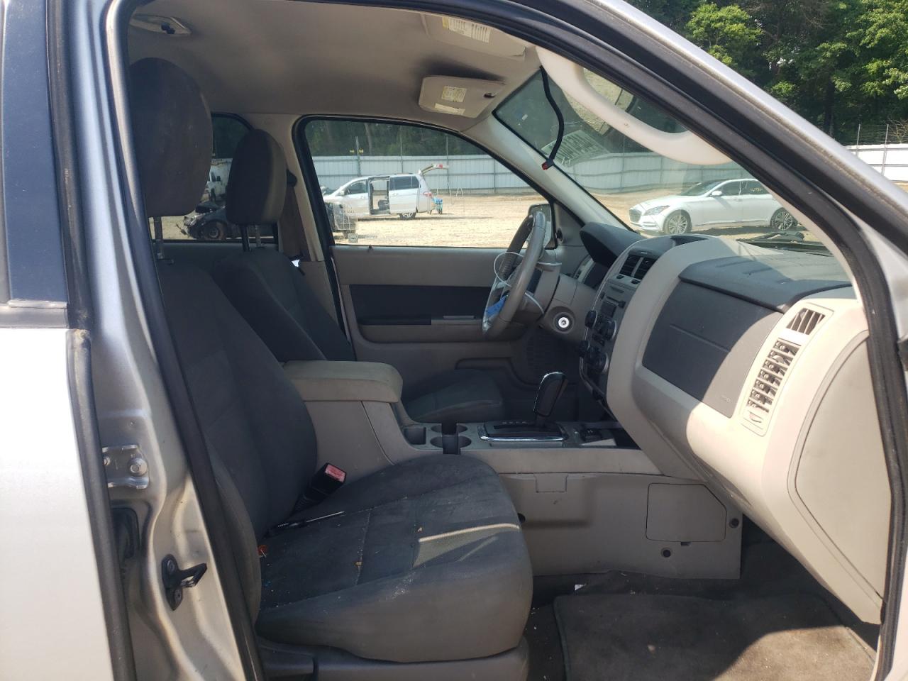 Photo 5 from auction – 2009 FORD ESCAPE HYB with VIN 1FMCU59359KB88104