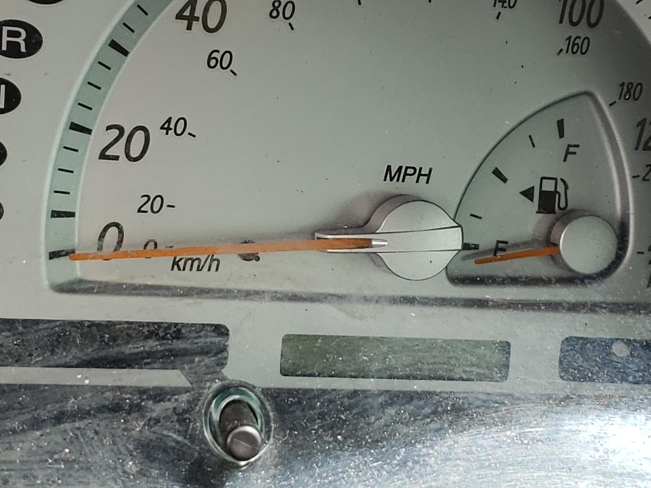 Photo 8 from auction – 2002 TOYOTA CAMRY LE with VIN 4T1BF30K82U511912