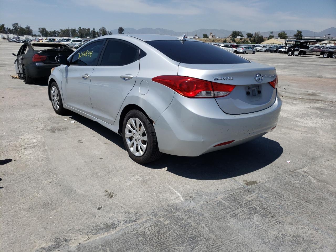 Photo 3 from auction – 2011 HYUNDAI ELANTRA GL with VIN 5NPDH4AE3BH023970