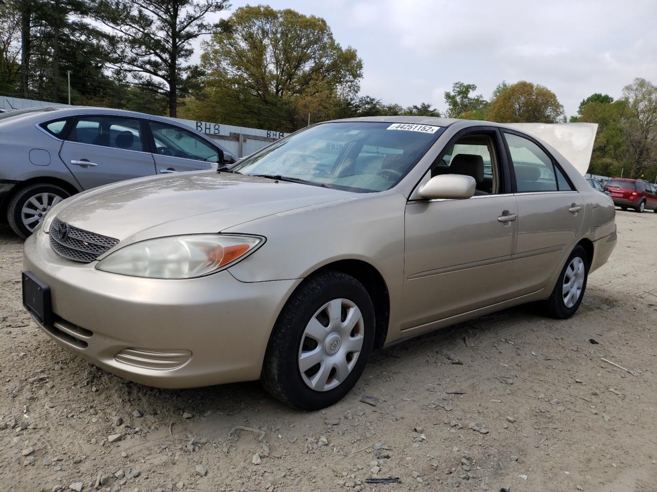 Photo 2 from auction – 2002 TOYOTA CAMRY LE with VIN JTDBE32K620005829