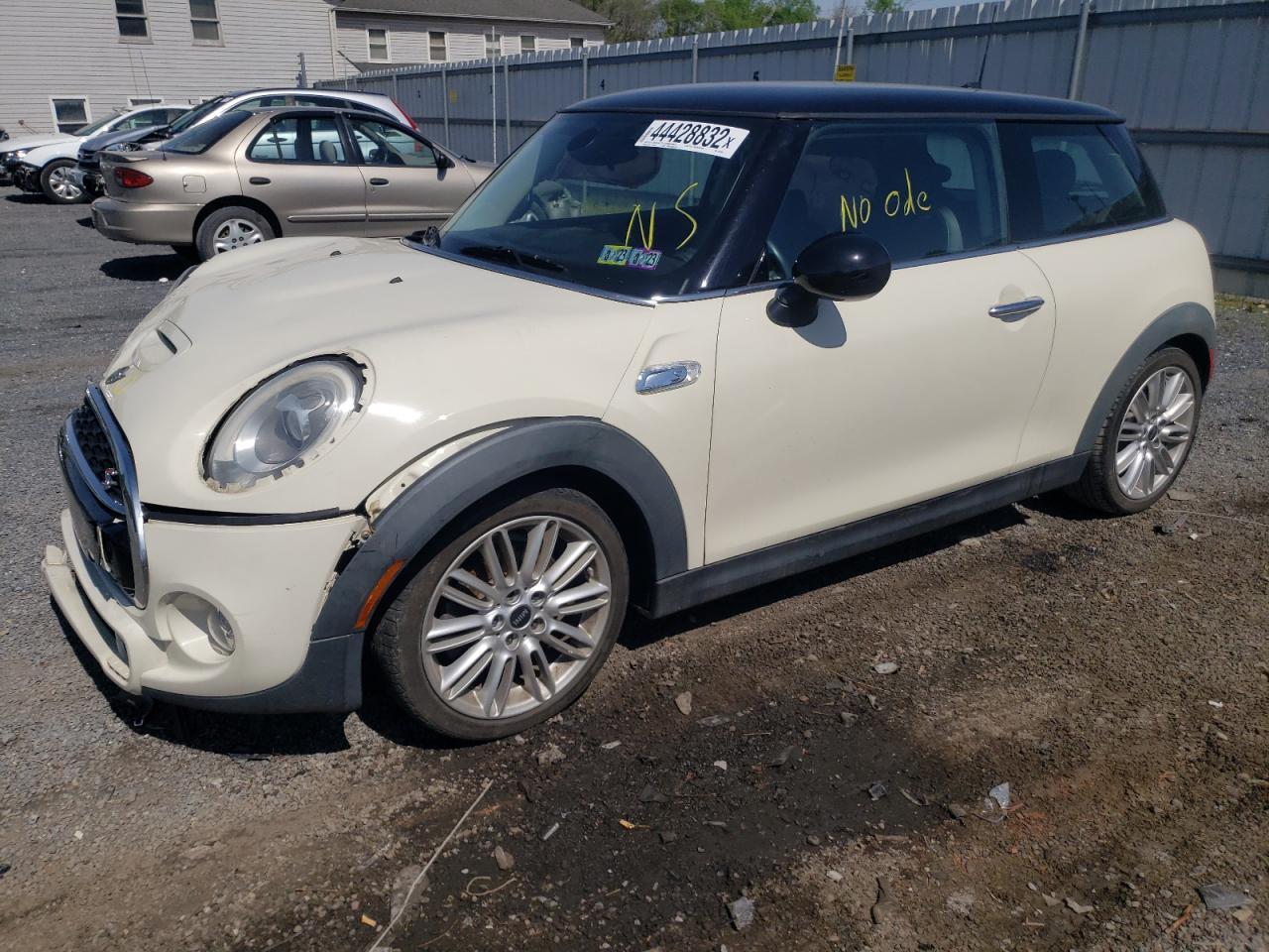 Photo 2 from auction – 2015 MINI COOPER S with VIN WMWXP7C50F2A35998