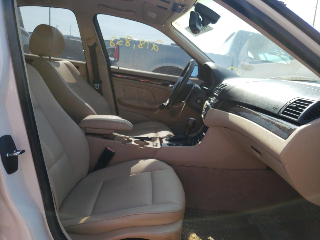 Photo 5 from auction – 2004 BMW 325 I with VIN WBAEV33424KR32683