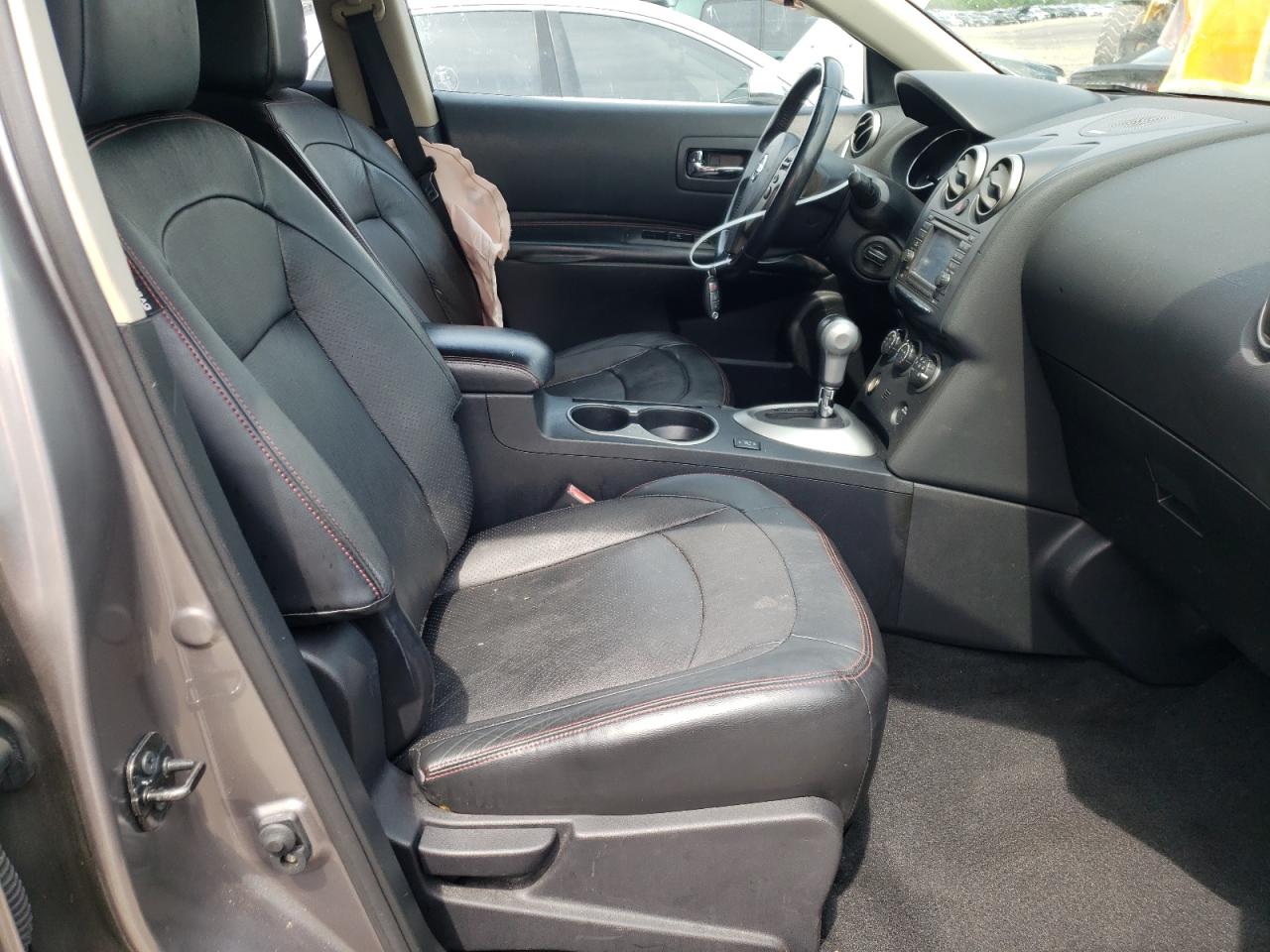 Photo 5 from auction – 2011 NISSAN ROGUE S with VIN JN8AS5MV6BW667502