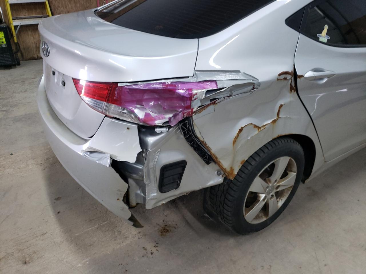 Photo 9 from auction – 2012 HYUNDAI ELANTRA GL with VIN KMHDH4AEXCU460559