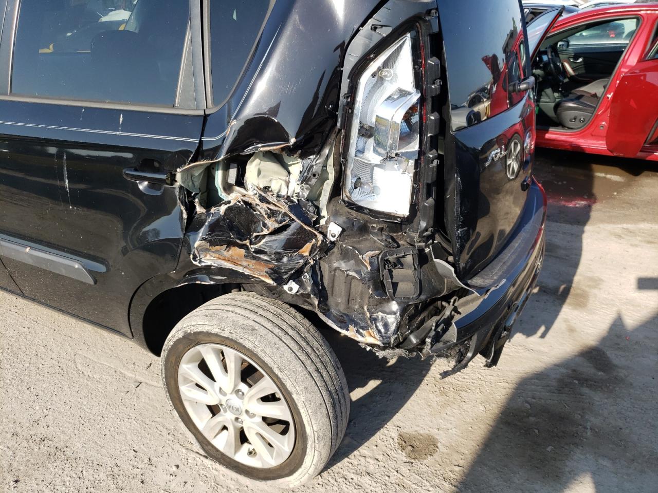 Photo 9 from auction – 2013 KIA SOUL + with VIN KNDJT2A66D7632928