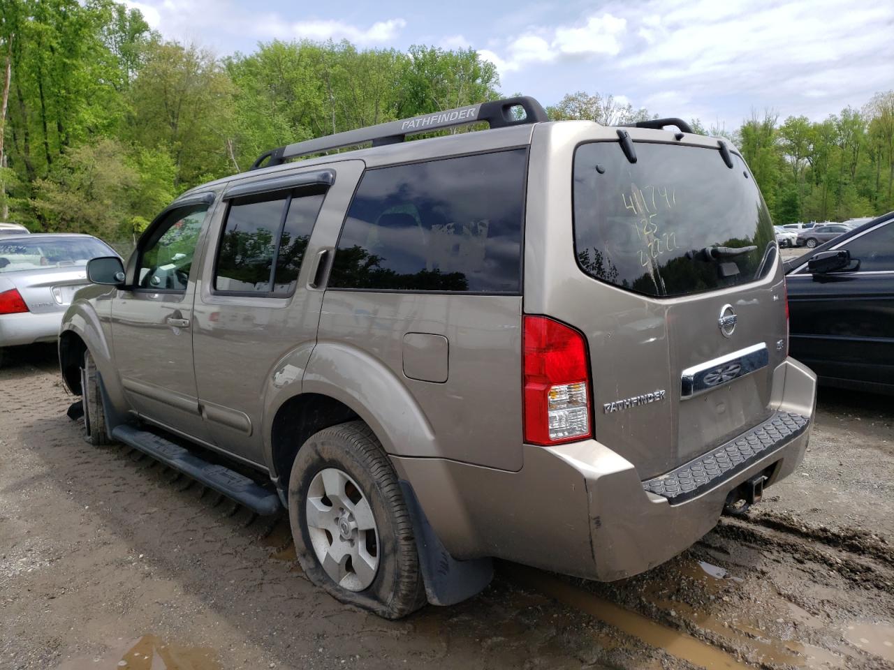 Photo 3 from auction – 2005 NISSAN PATHFINDER with VIN 5N1AR18W65C790012
