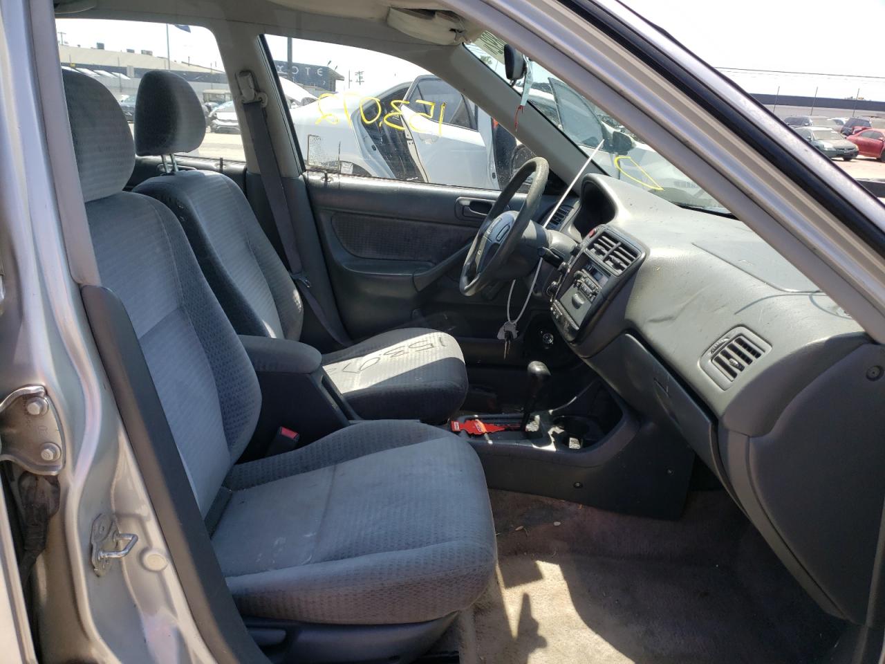 Photo 5 from auction – 2000 HONDA CIVIC with VIN 2HGEJ6617YH546924