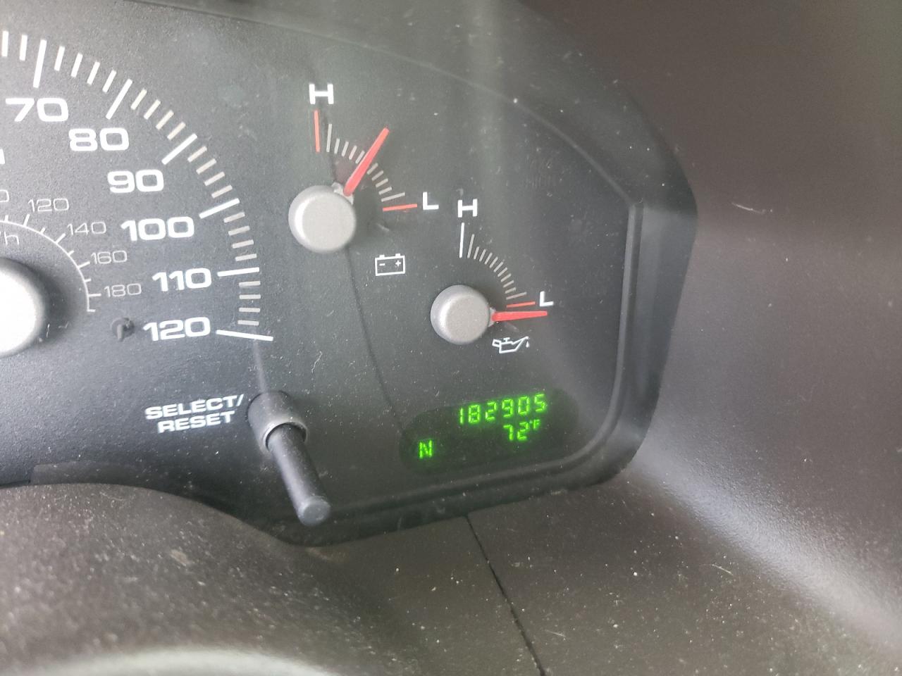 Photo 8 from auction – 2004 FORD EXPEDITION with VIN 1FMRU15W64LA24091