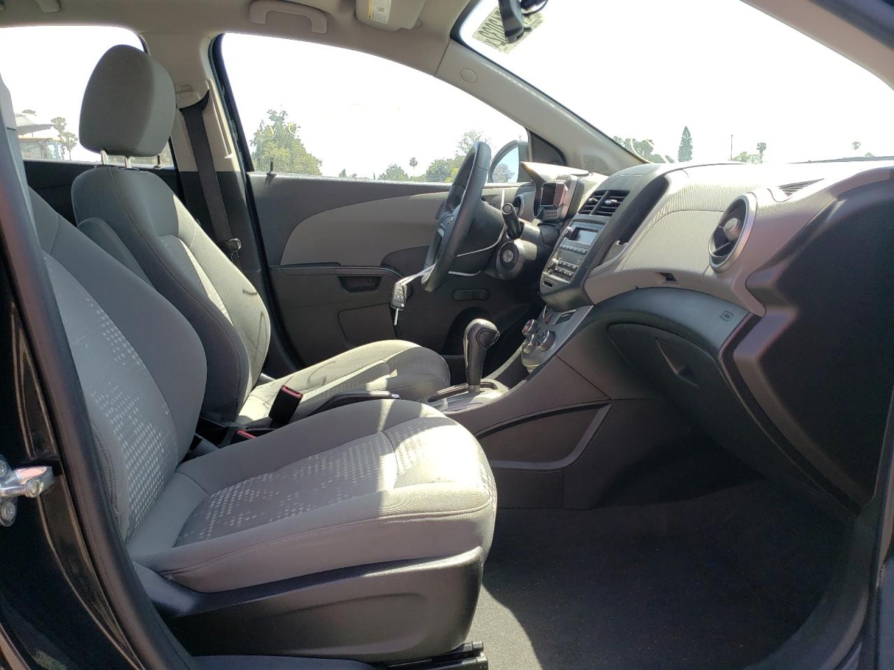 Photo 5 from auction – 2015 CHEVROLET SONIC LS with VIN 1G1JA5SH1F4215169
