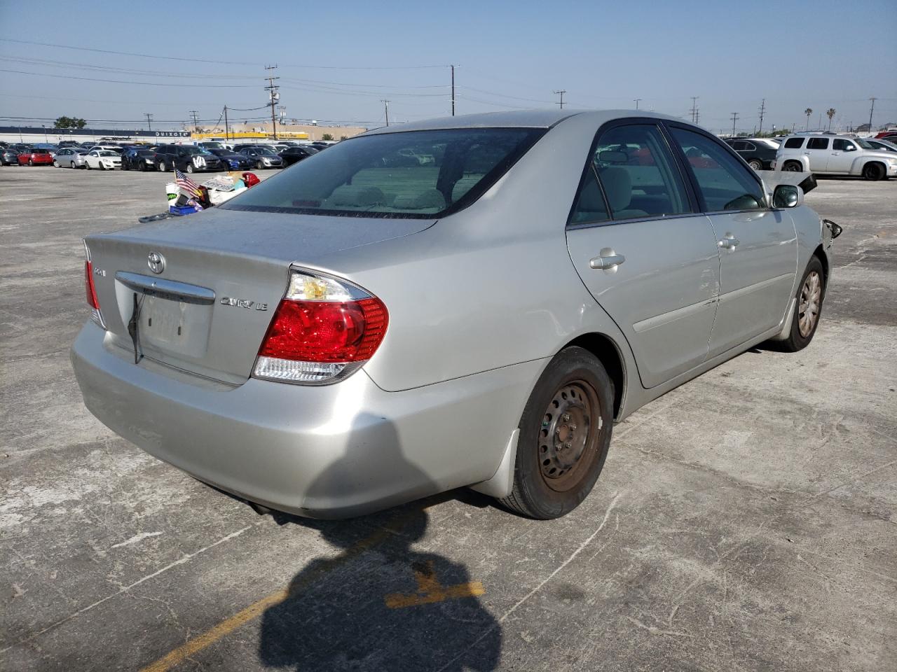 Photo 4 from auction – 2005 TOYOTA CAMRY LE with VIN 4T1BE30K45U075048