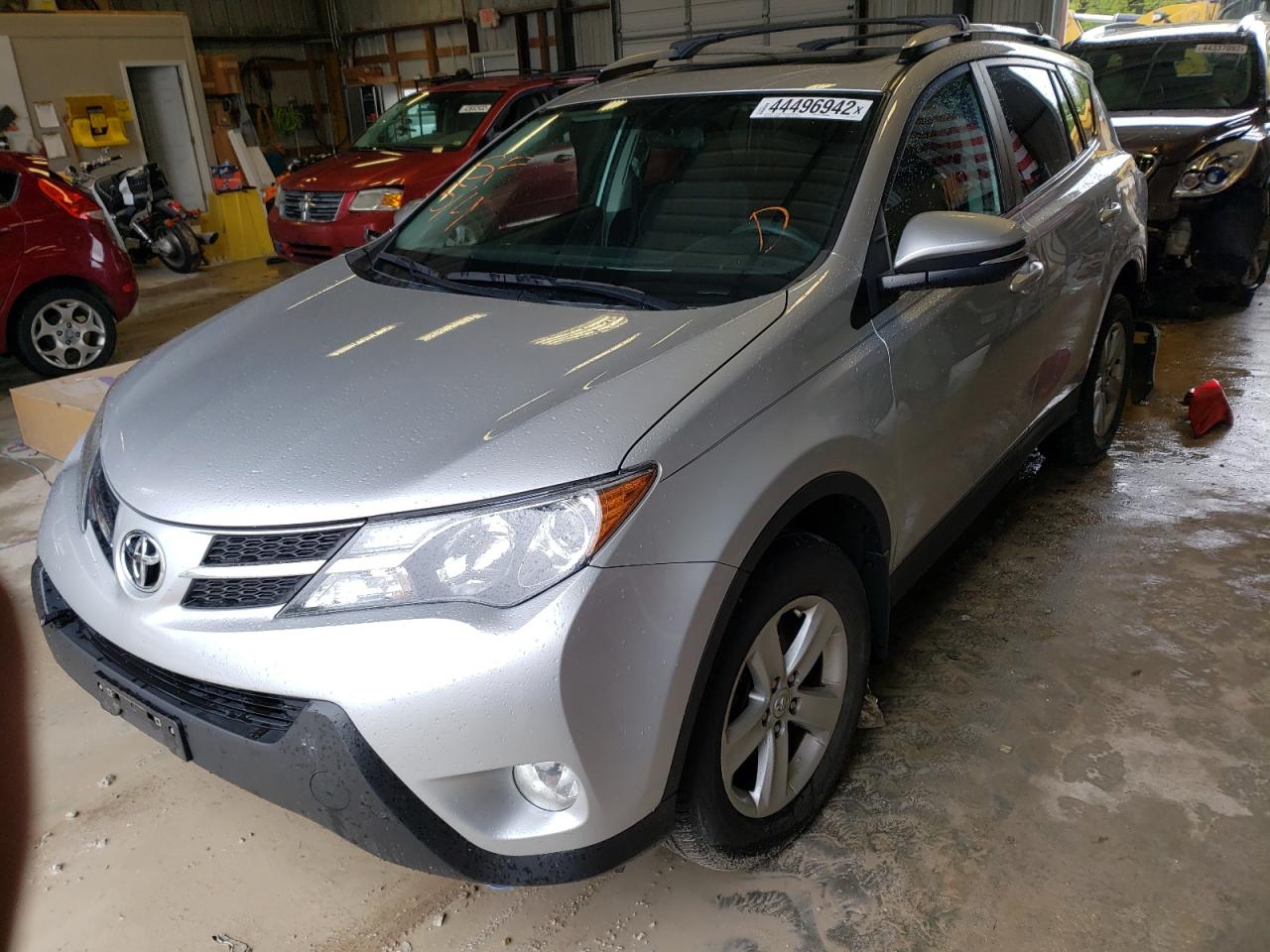 Photo 2 from auction – 2013 TOYOTA RAV4 XLE with VIN 2T3RFREV4DW106287