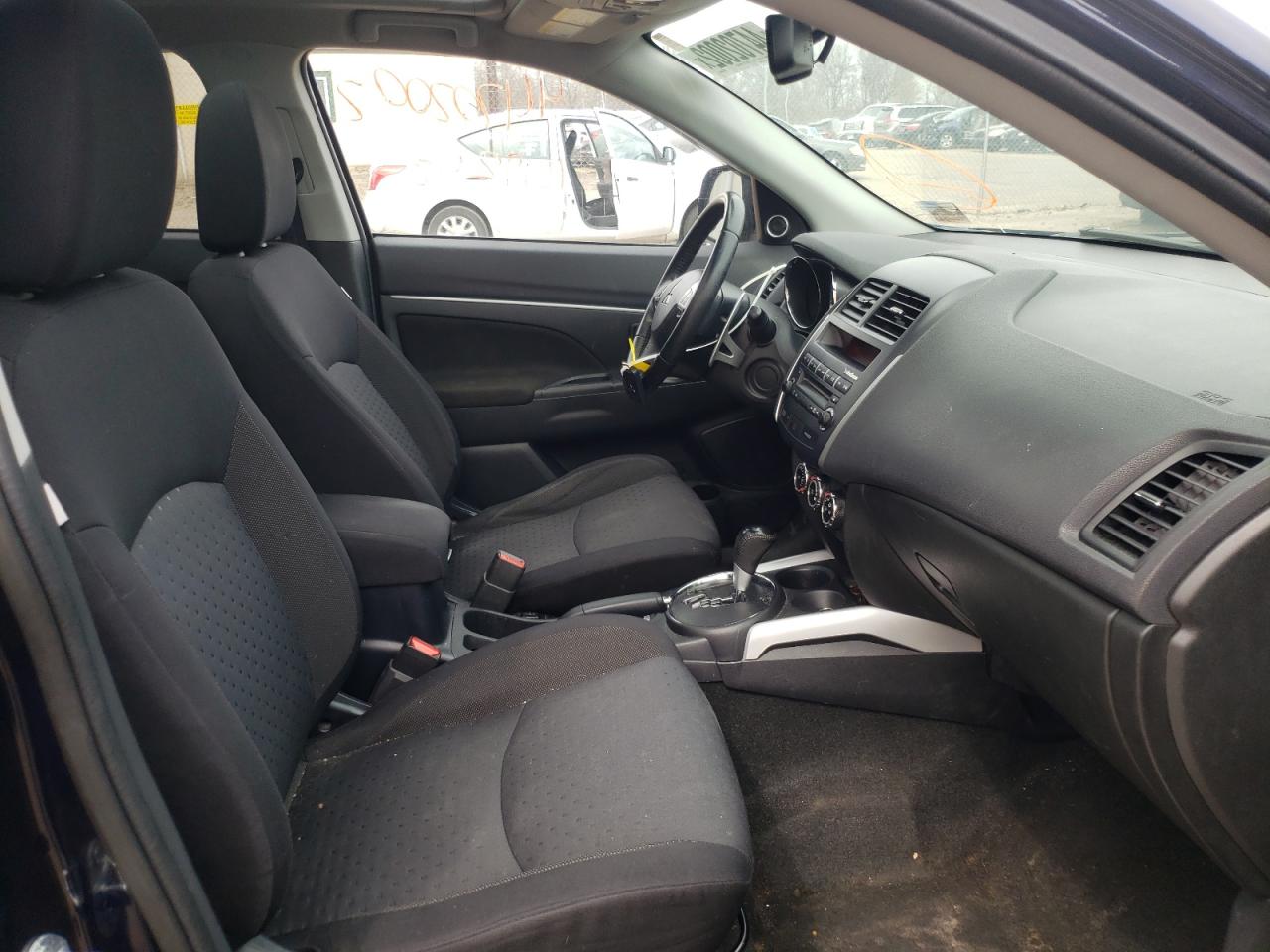 Photo 5 from auction – 2012 MITSUBISHI OUTLANDER with VIN JA4AR4AU8CZ009669