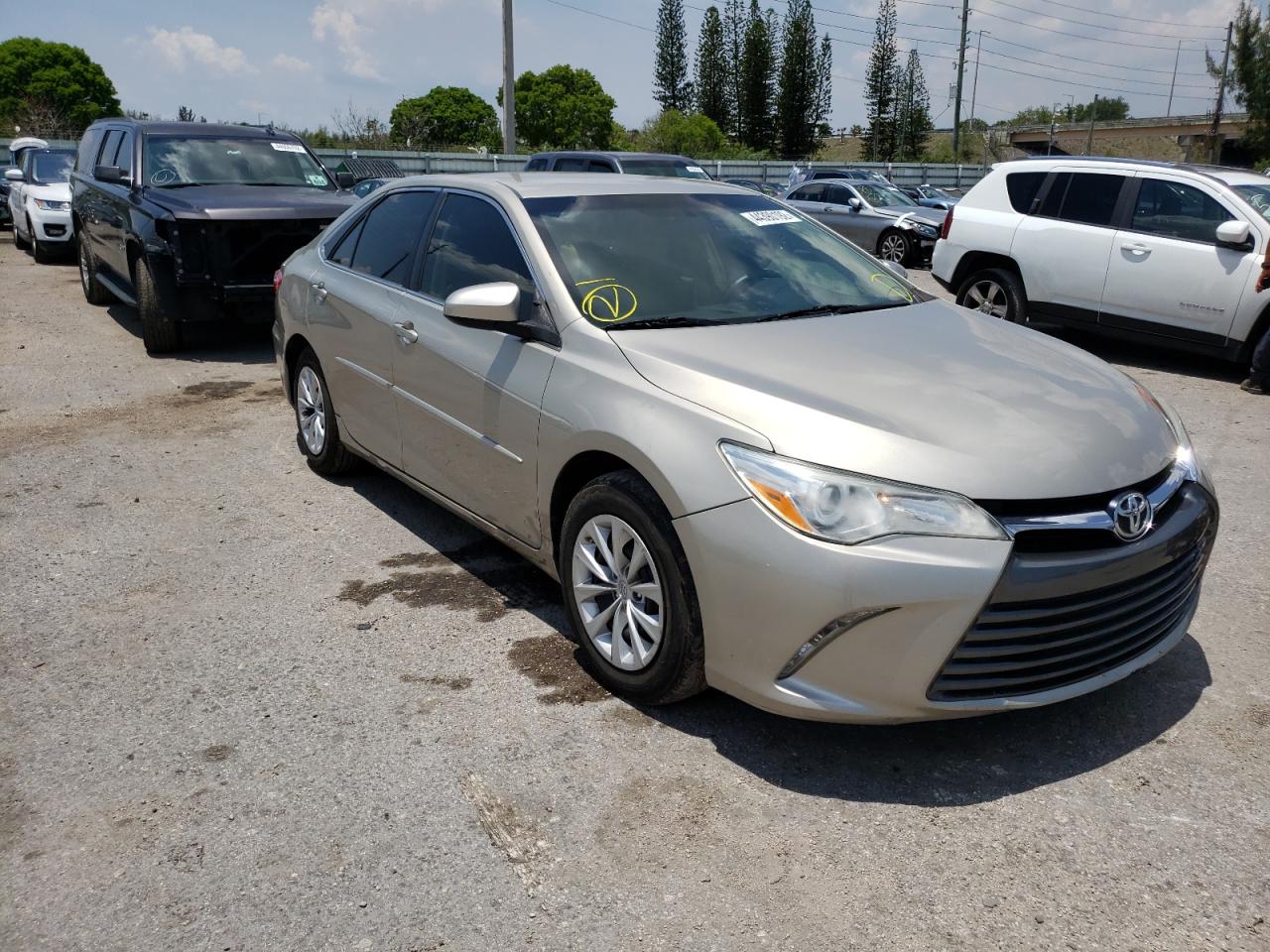 TOYOTA CAMRY LE 2016 with VIN 4T4BF1FK5GR581781 - Photo from auction