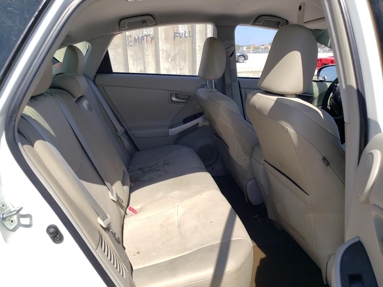 Photo 6 from auction – 2014 TOYOTA PRIUS with VIN JTDKN3DU3E1805937