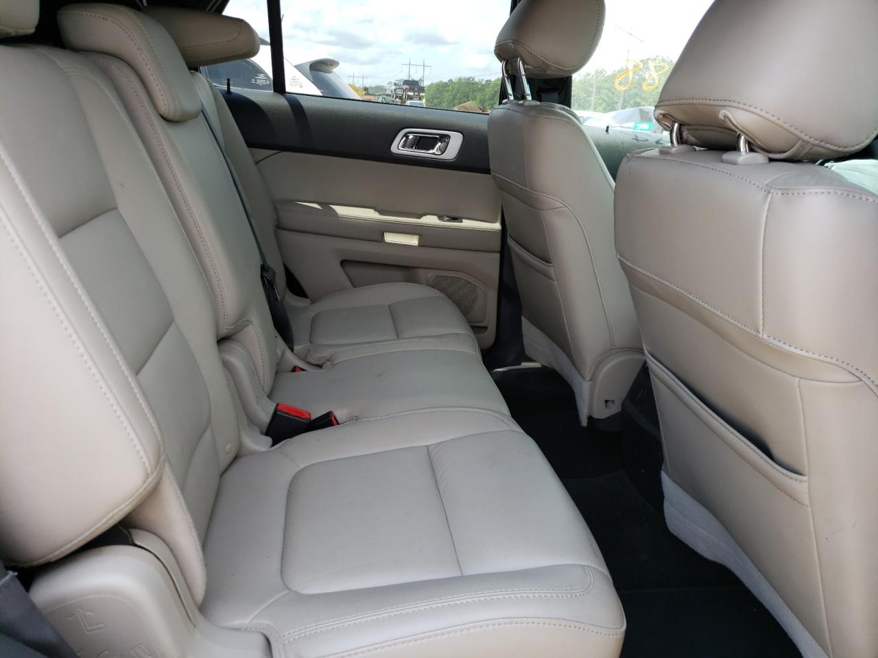 صورة رقم 6 من المزاد - 2015 FORD EXPLORER X مع VIN 1FM5K7D81FGA31648