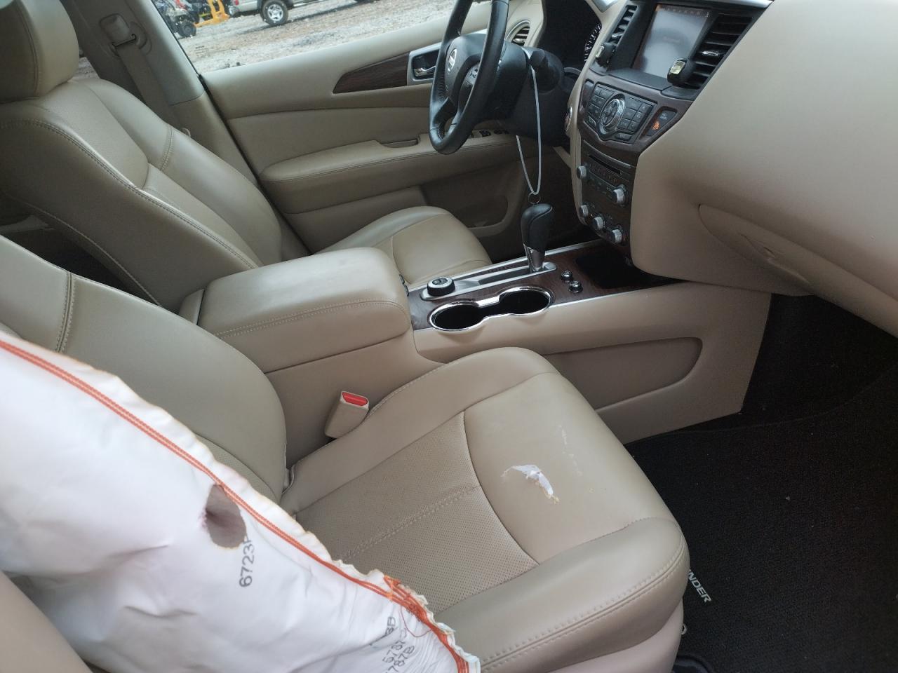 Photo 5 from auction – 2017 NISSAN PATHFINDER with VIN 5N1DR2MM9HC908159