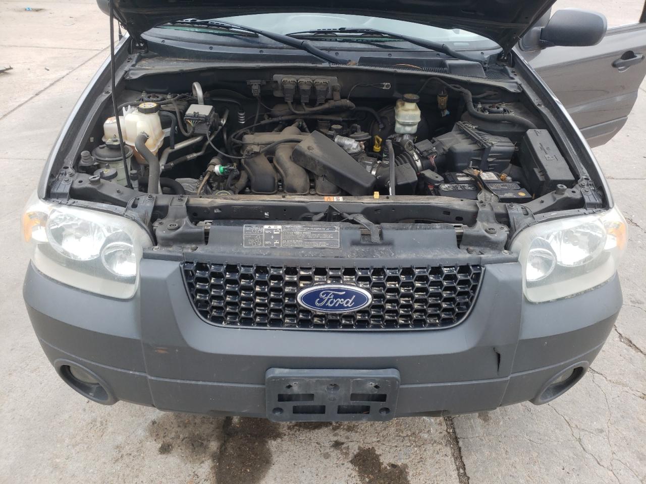 Photo 7 from auction – 2005 FORD ESCAPE XLT with VIN 1FMYU93175KC78143