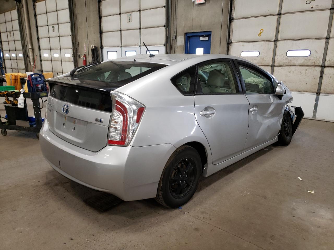 Photo 4 from auction – 2015 TOYOTA PRIUS with VIN JTDKN3DU3F1873947