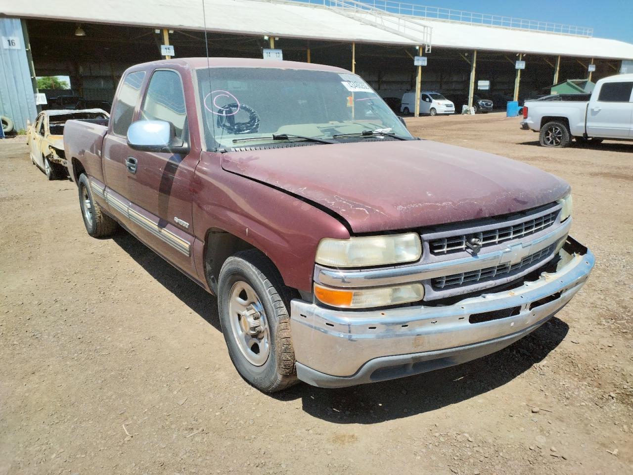 CHEVROLET SILVERADO 2000 with VIN 2GCEC19V5Y1395875 - Photo from auction