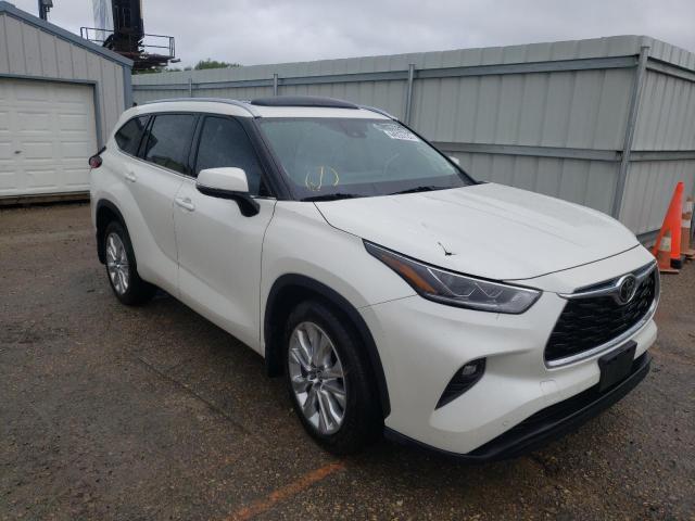 TOYOTA HIGHLANDER 2021 with VIN 5TDDZRBH0MS112900 - Photo from auction
