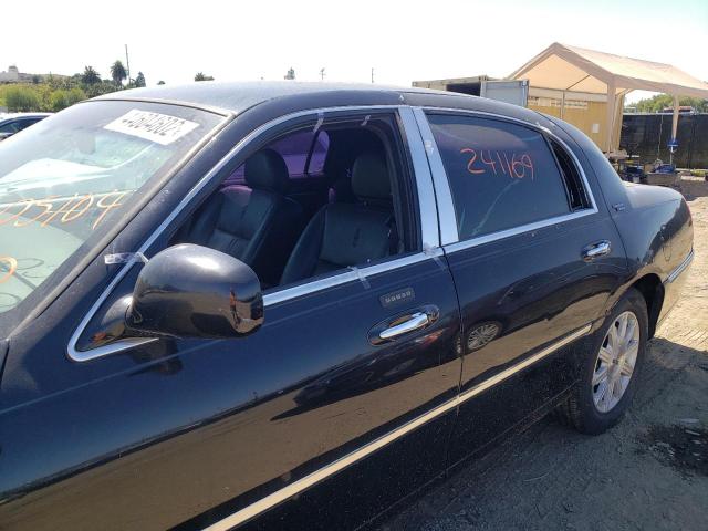 Photo 9 from auction – 2010 LINCOLN TOWN CAR S with VIN 2LNBL8CV3AX616909