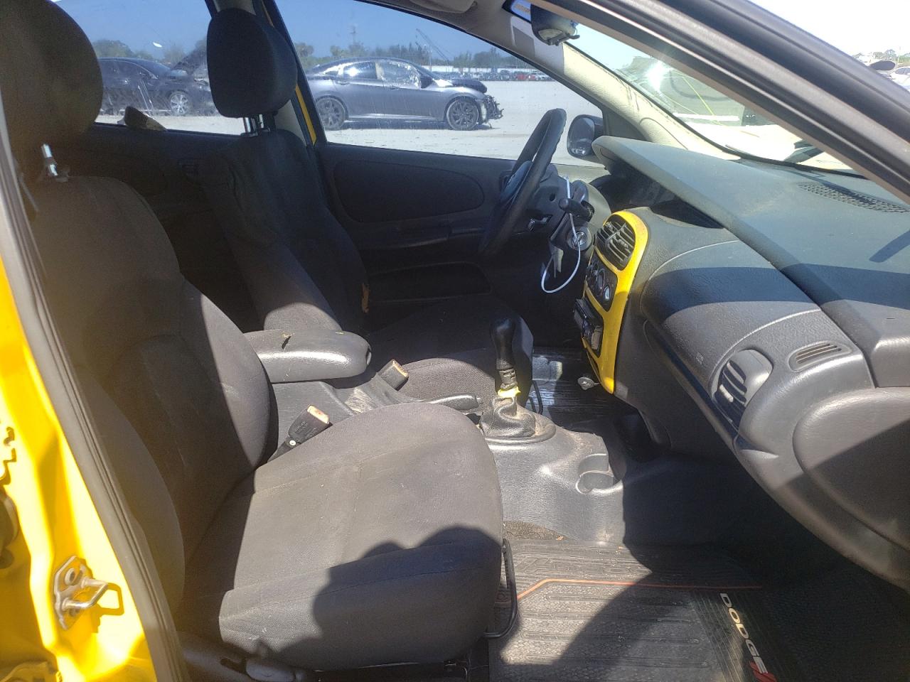 Photo 5 from auction – 2003 DODGE NEON SE with VIN 1B3ES56C13D237304