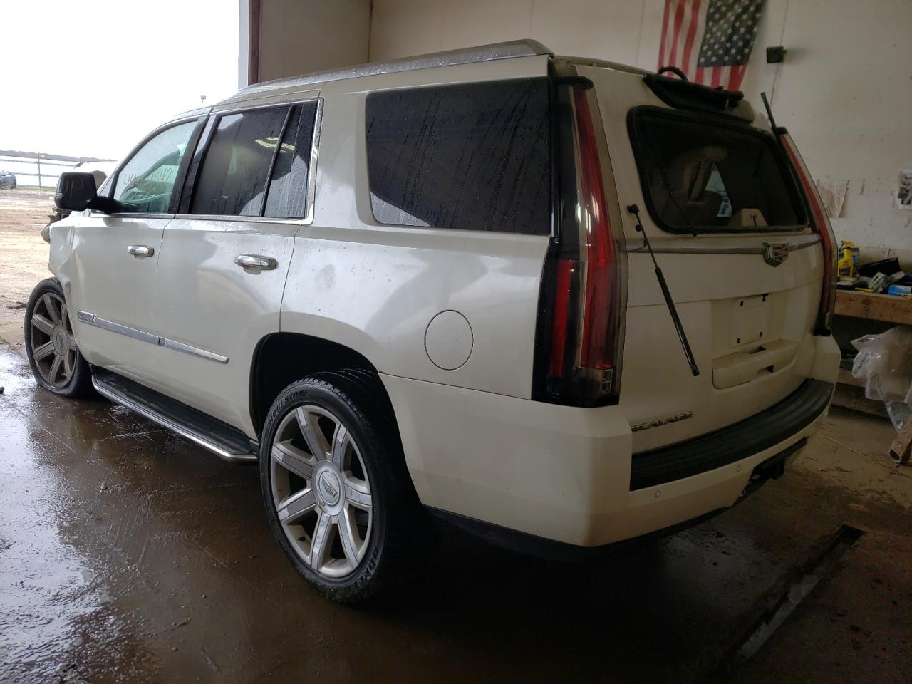 Photo 3 from auction – 2015 CADILLAC ESCALADE L with VIN 1GYS4MKJ4FR669770