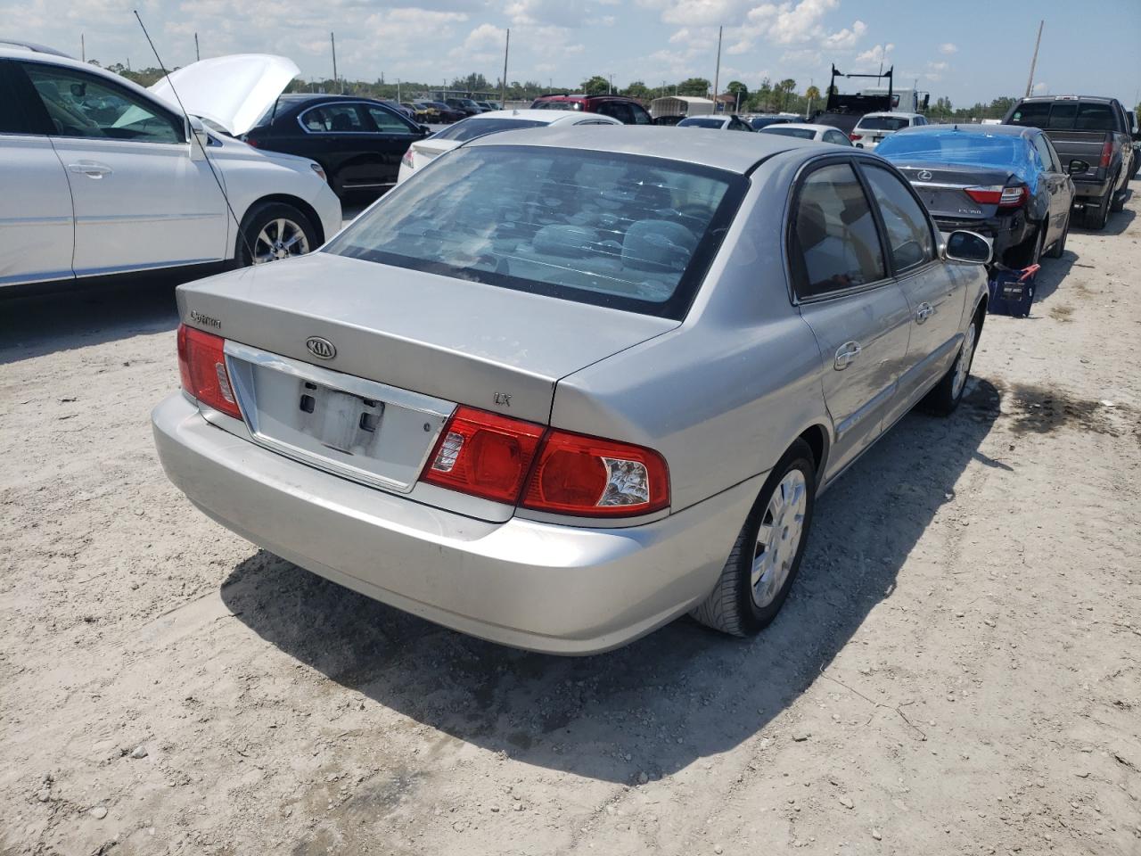 Photo 4 from auction – 2006 KIA OPTIMA LX with VIN KNAGD126165457094