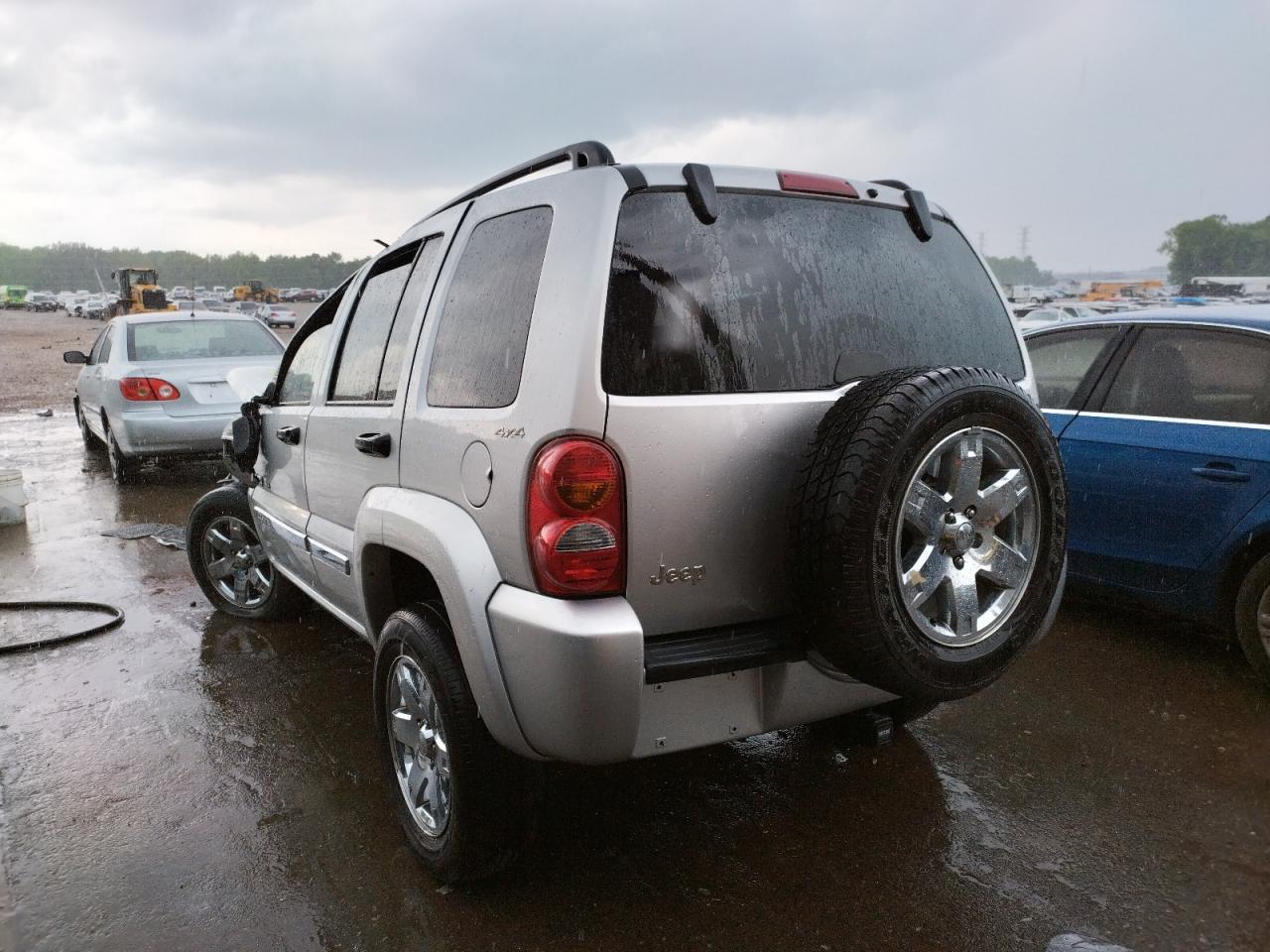 Photo 3 from auction – 2002 JEEP LIBERTY LI with VIN 1J4GL58KX2W156906