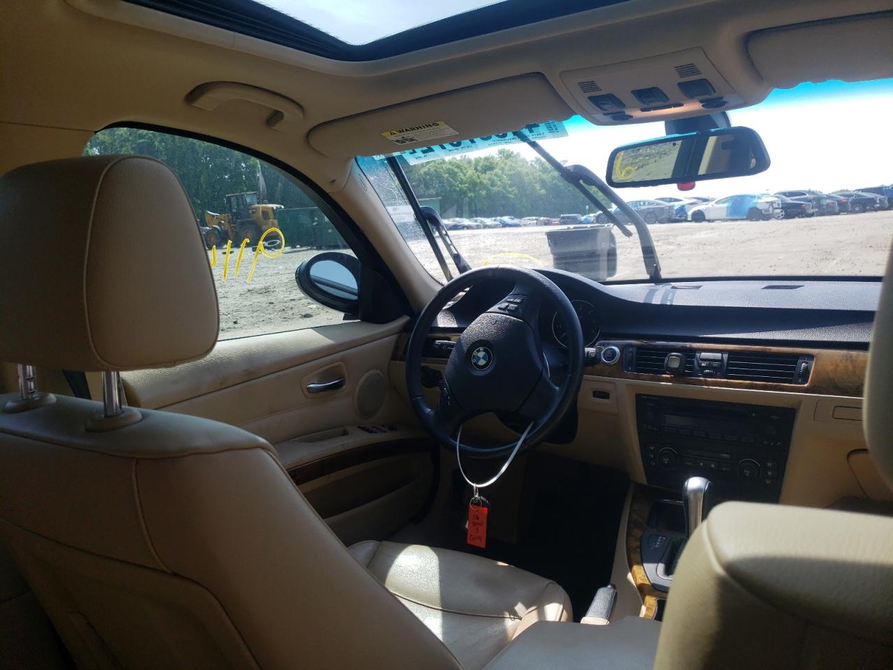 Photo 9 from auction – 2006 BMW 325 I with VIN WBAVB13546PT09156