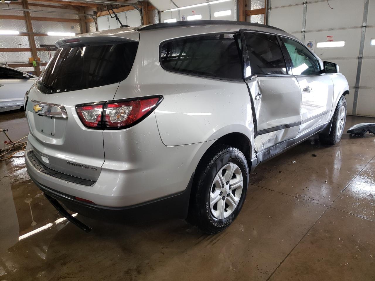 Photo 4 from auction – 2014 CHEVROLET TRAVERSE L with VIN 1GNKRFKD3EJ332685