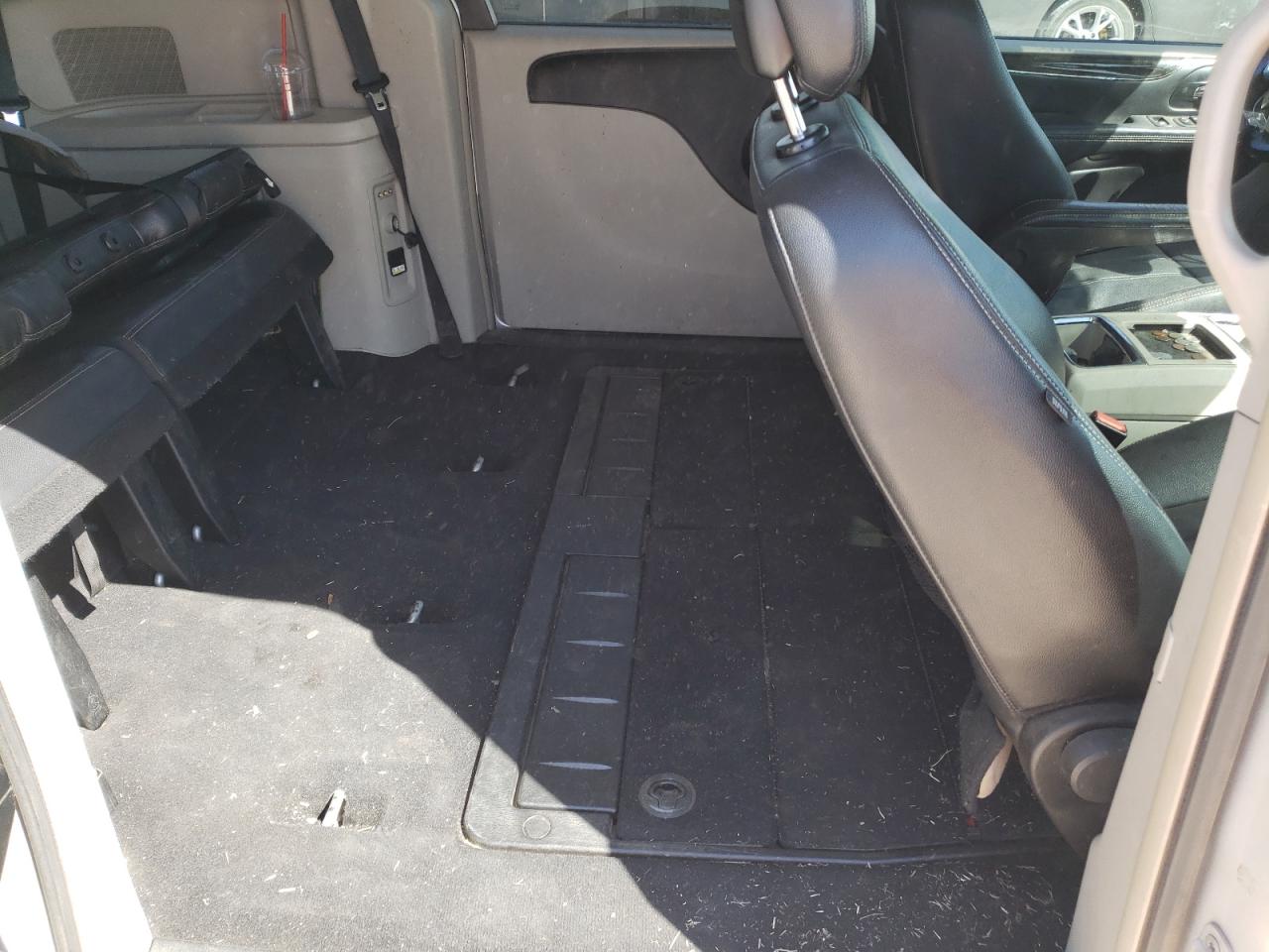 Photo 6 from auction – 2012 CHRYSLER TOWN & COU with VIN 2C4RC1BGXCR423709