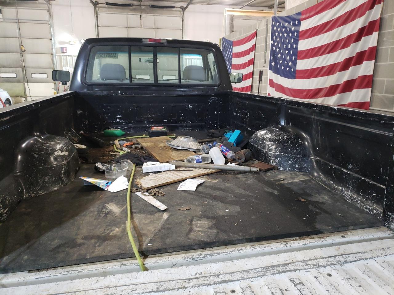 Photo 6 from auction – 1995 FORD F250 with VIN 2FTHF26G3SCA24614