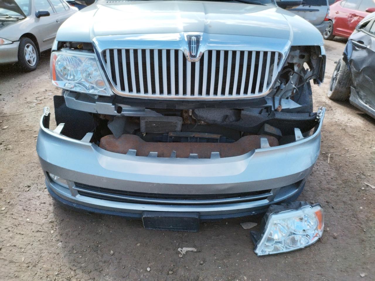 Photo 9 from auction – 2006 LINCOLN NAVIGATOR with VIN 5LMFU28596LJ21264