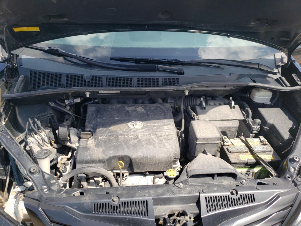 Photo 7 from auction – 2011 TOYOTA SIENNA with VIN 5TDZK3DC7BS011665