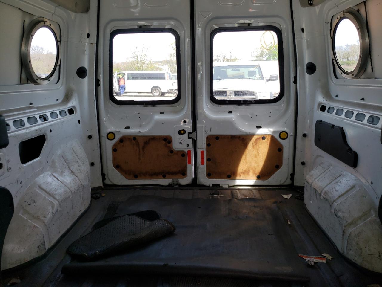 Photo 6 from auction – 2011 FORD TRANSIT CO with VIN NM0LS7AN0BT068355