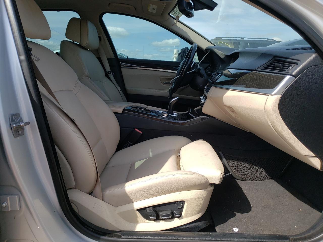 Photo 5 from auction – 2011 BMW 550 I with VIN WBAFR9C5XBC617772