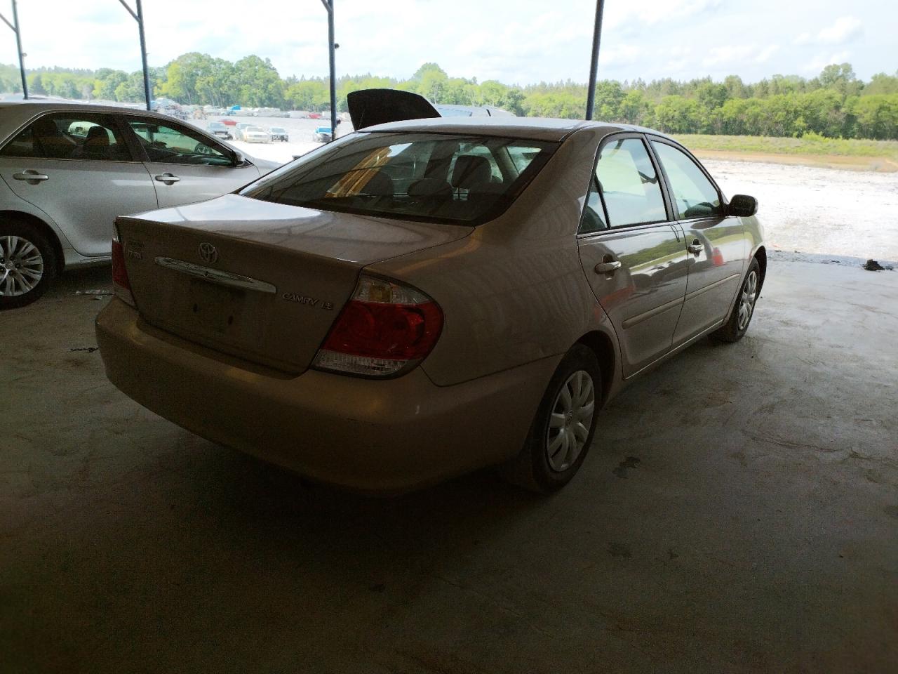 Photo 4 from auction – 2005 TOYOTA CAMRY LE with VIN 4T1BE32K65U042453