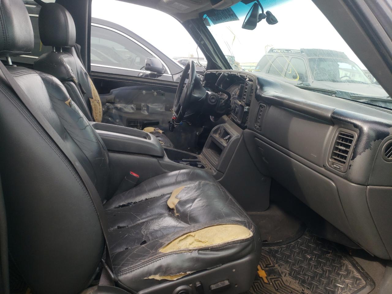 Photo 5 from auction – 2004 CHEVROLET AVALANCHE with VIN 3GNEK12T64G143587