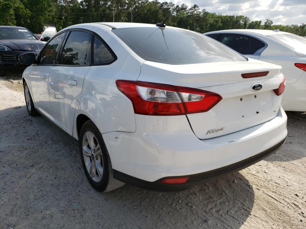 Photo 3 from auction – 2014 FORD FOCUS SE with VIN 1FADP3F28EL447579