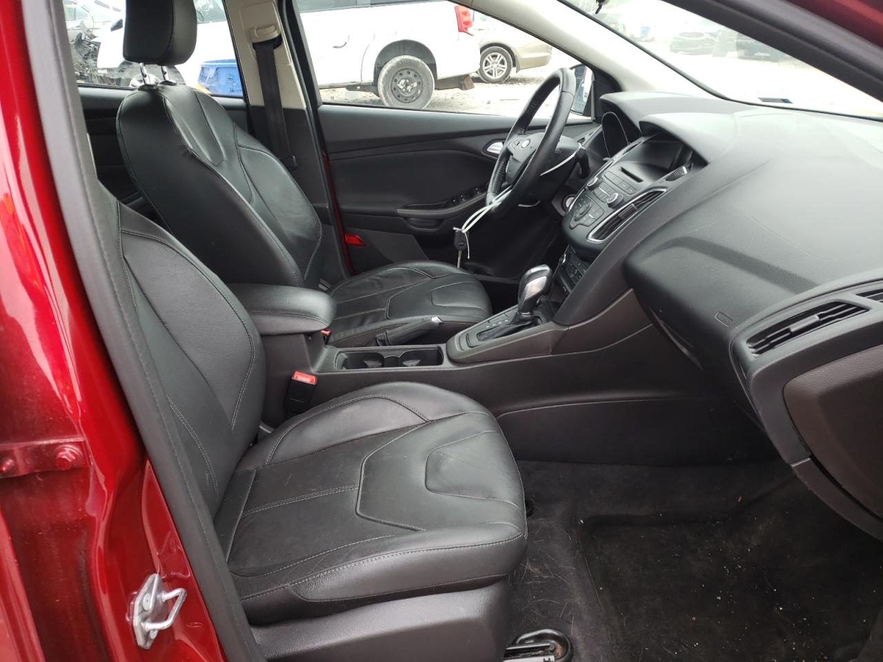 Photo 5 from auction – 2015 FORD FOCUS SE with VIN 1FADP3F28FL313222