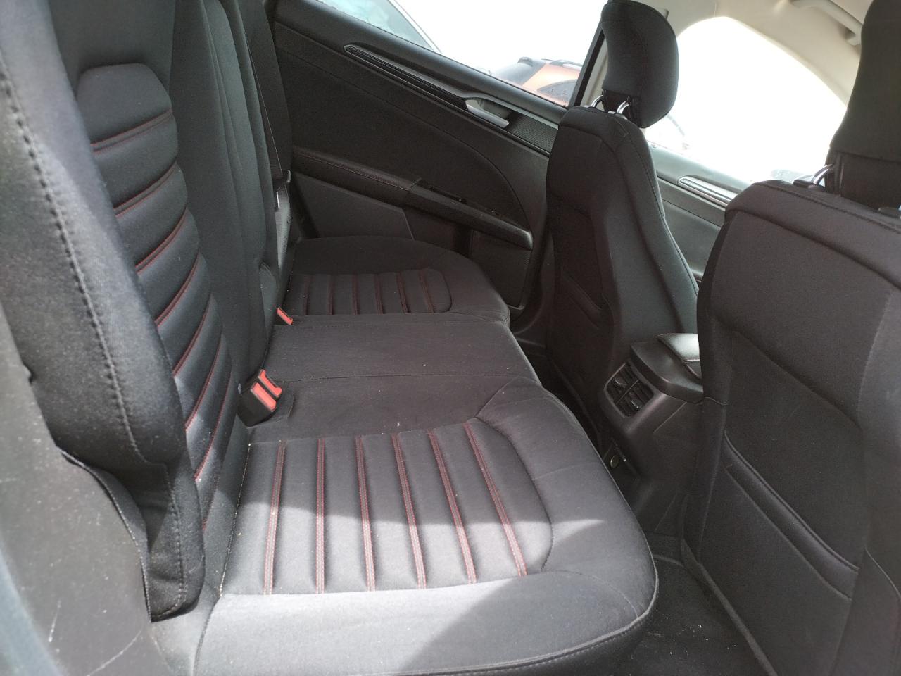 Photo 6 from auction – 2014 FORD FUSION SE with VIN 3FA6P0LU6ER378924